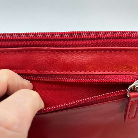 5315-PTT Red PU Leather Zip Around Clutch Wallet New No Tags - Picture 3 of 7